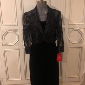 Alex evenings 2 piece velvet black gown w Shaw NWT